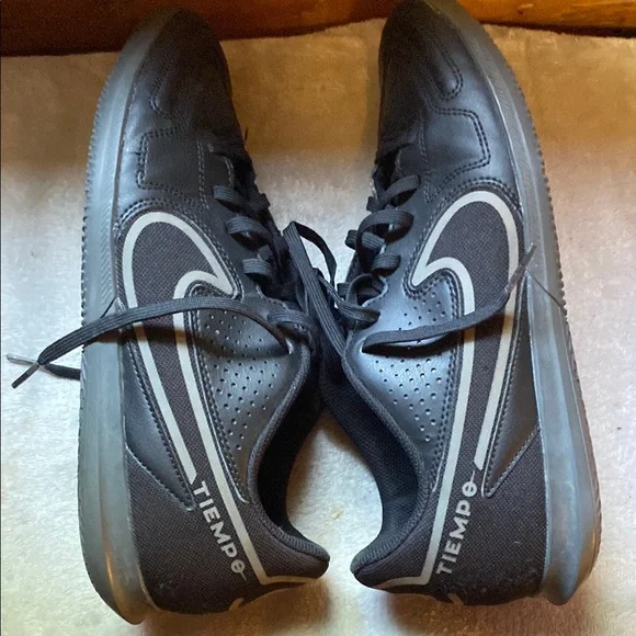 Nike Black leather Sneakers with Sleek Design like new great condition - Picture 8 of 14